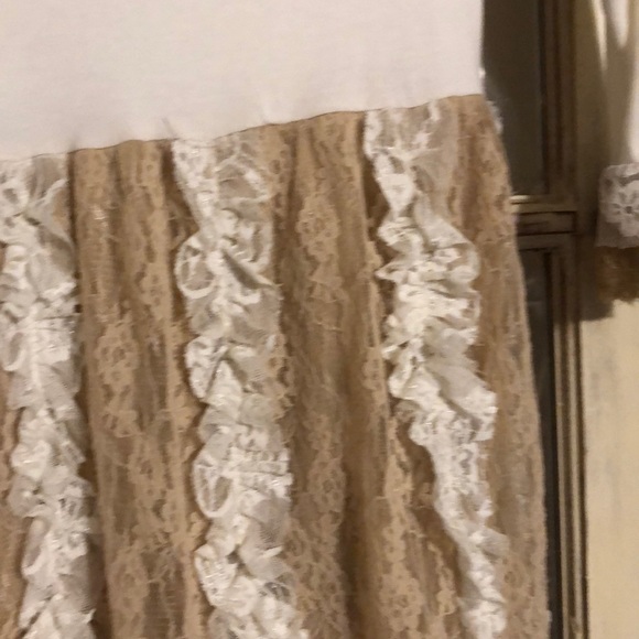 Lacy dress - Picture 6 of 7